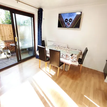 The Swans - Two-Bedroom City Centre House With Parking Oxford Exterior foto