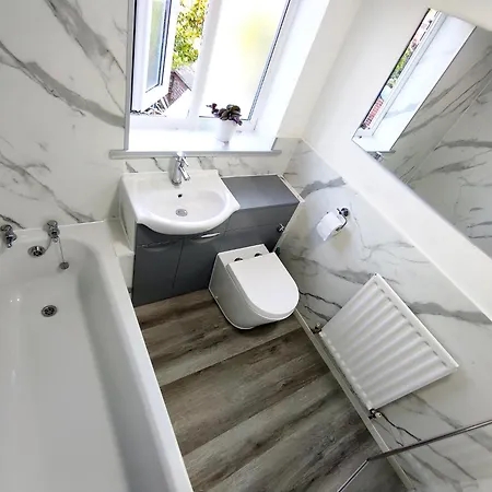 The Swans - Two-Bedroom City Centre House With Parking Oxford Exterior foto