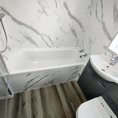 The Swans - Two-Bedroom City Centre House With Parking Oxford Exterior foto