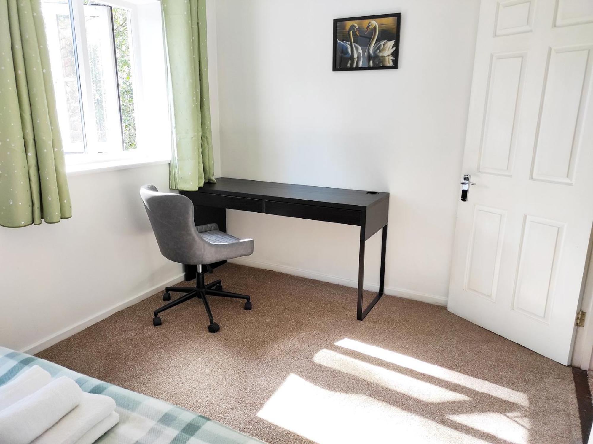 The Swans - Two-bedroom Centre House With Parking Apartment Oxford