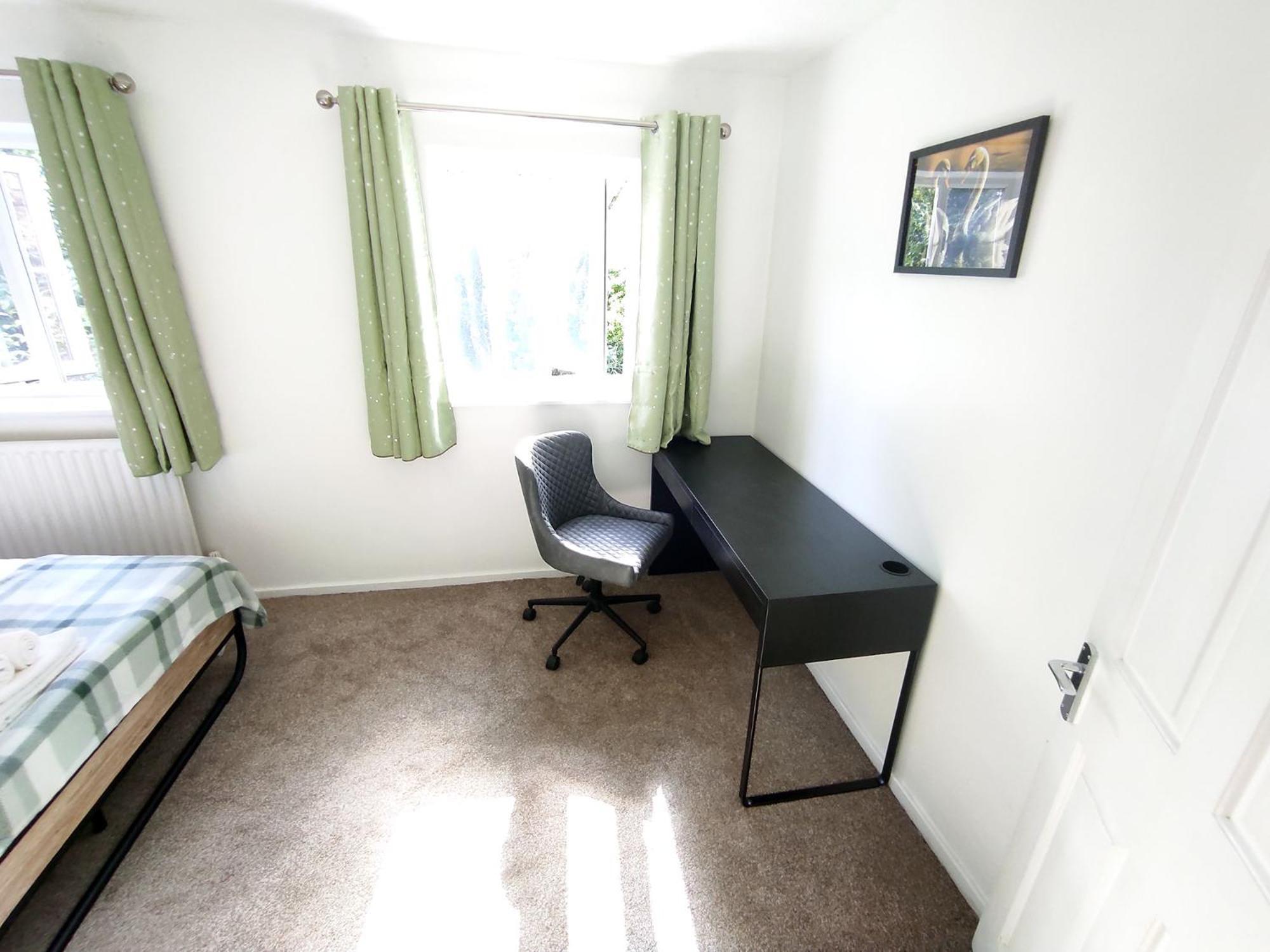 The Swans - Two-bedroom Centre House With Parking Oxford