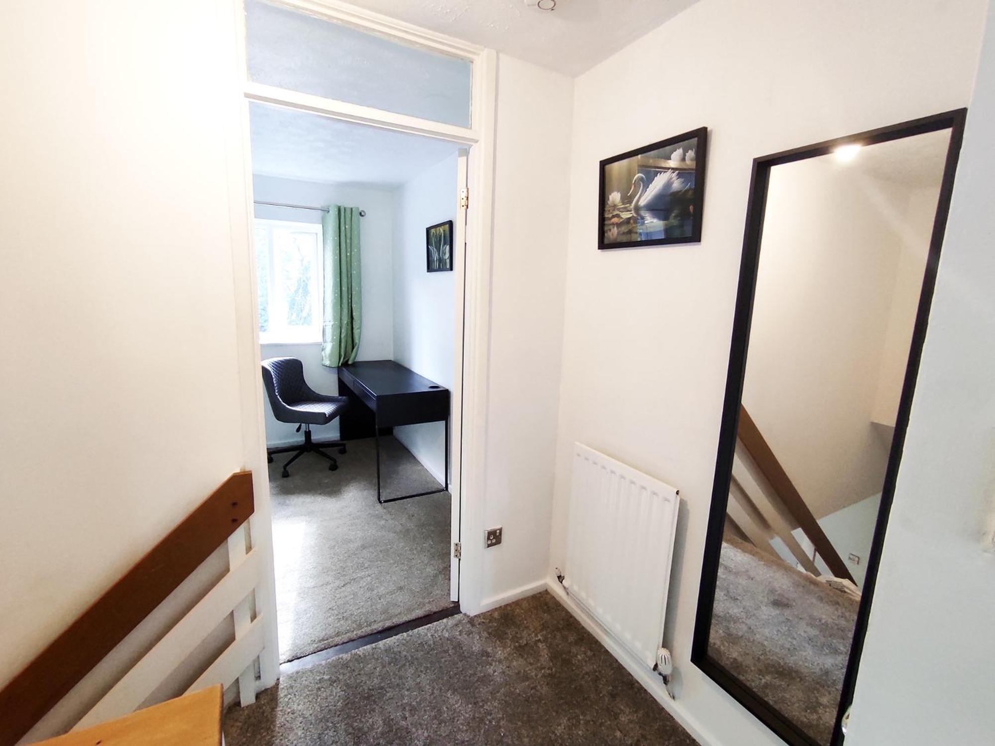 Apartment The Swans - Two-bedroom Centre House With Parking